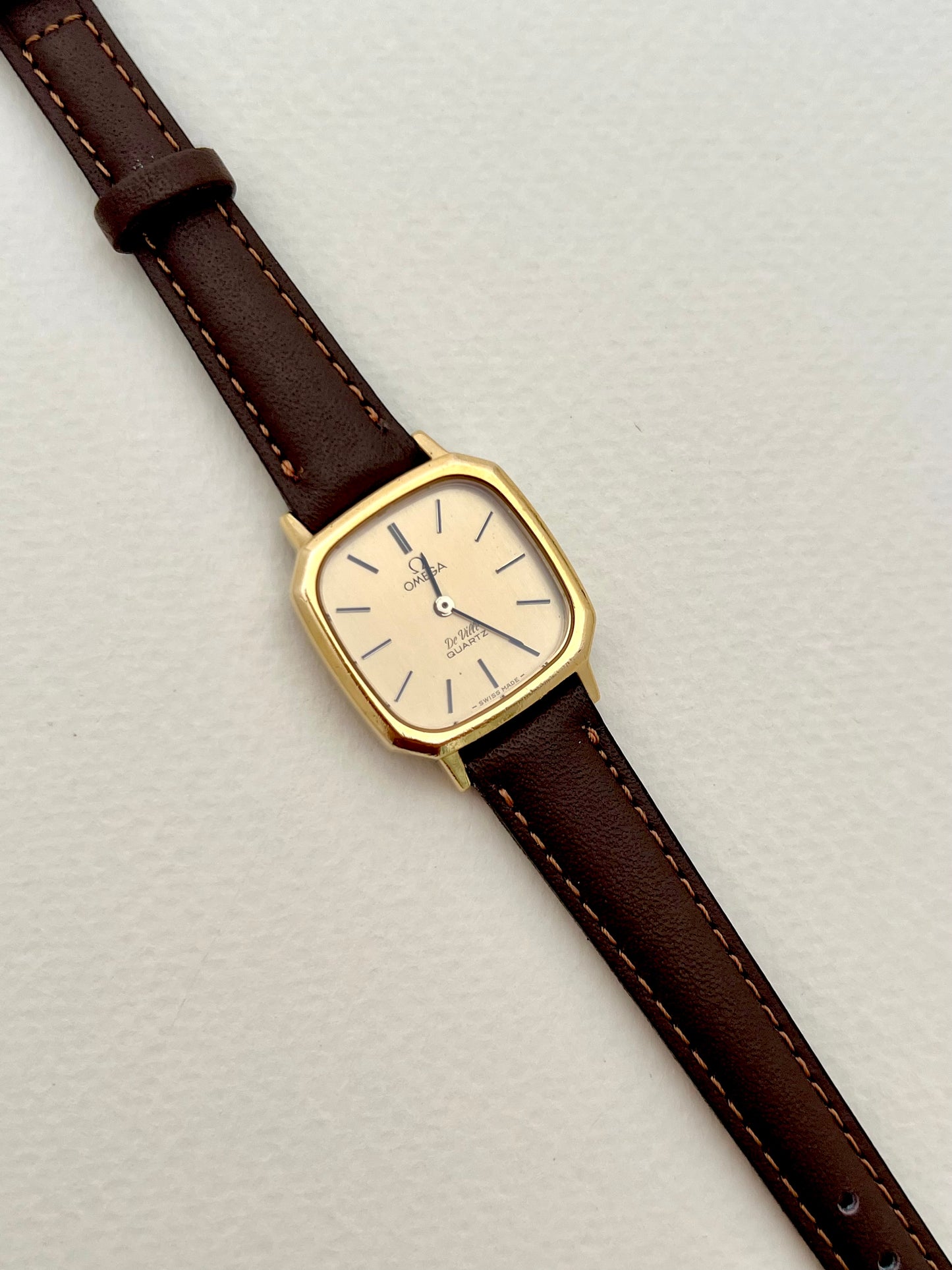 Oculus Quest 2 128GB Standalone All-in-One VR Headset KW49CM