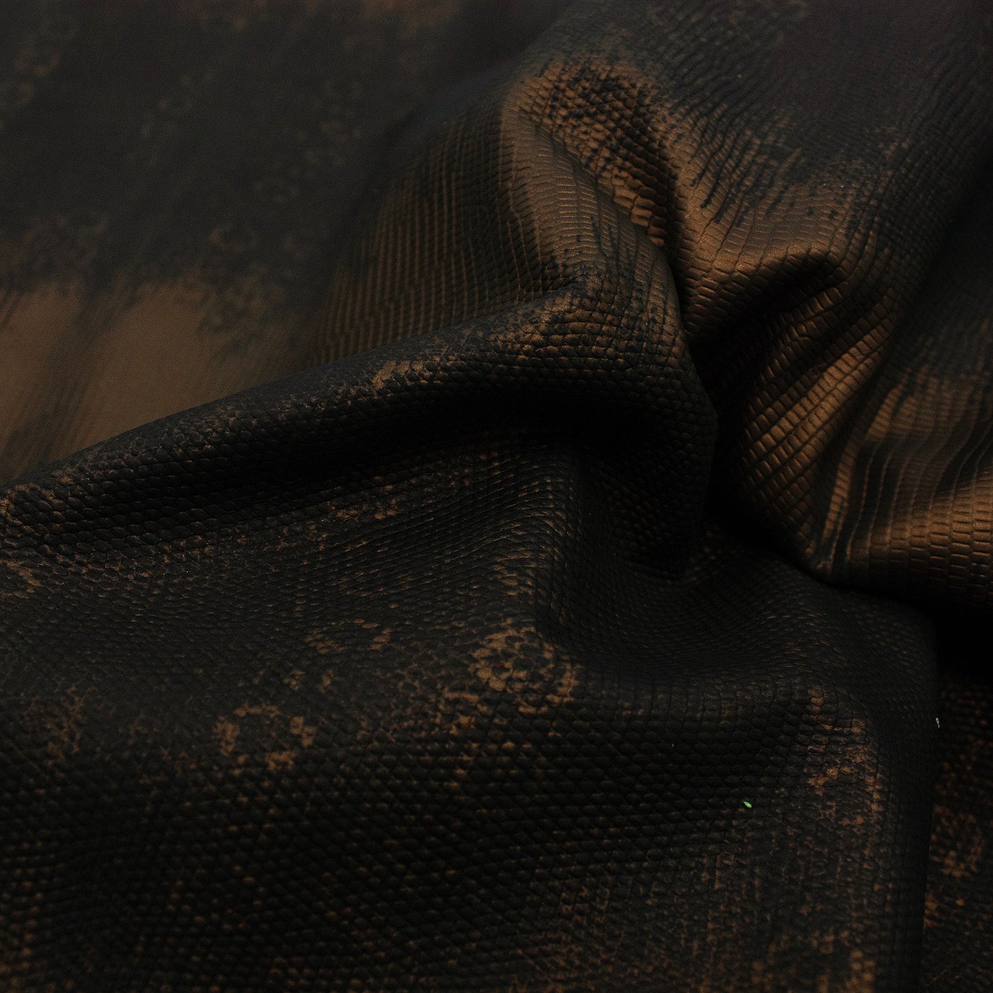 GPS Only Apple Watch SE 3 40MM Midnight Aluminum Midnight Sport Band MEP94LW/A